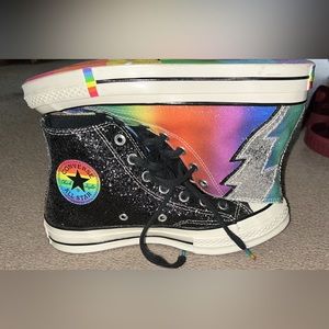 Hi top converse , multicolored, sparkly, glittery , great condition